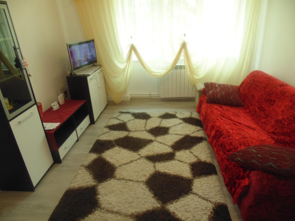 Lary Apartament Suceava Exteriör bild